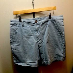Men’s chubbies stretch shorts. Blue. Size 33.